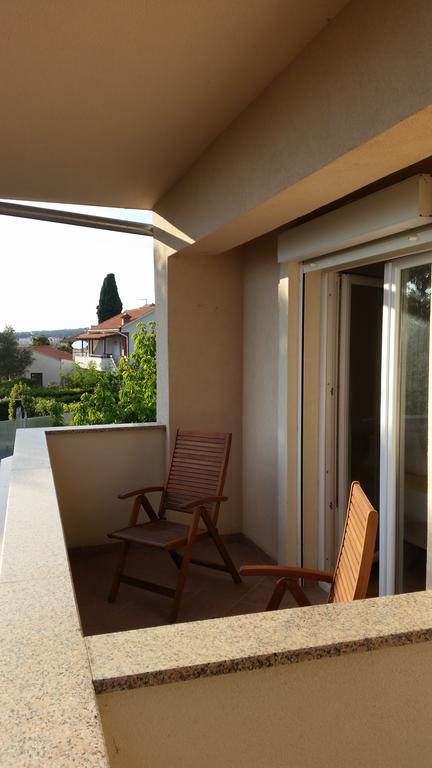 Apartment Emi Sukošan Exterior foto